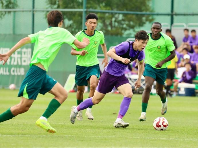 CBA上海篮球队主教练及执教风格介绍